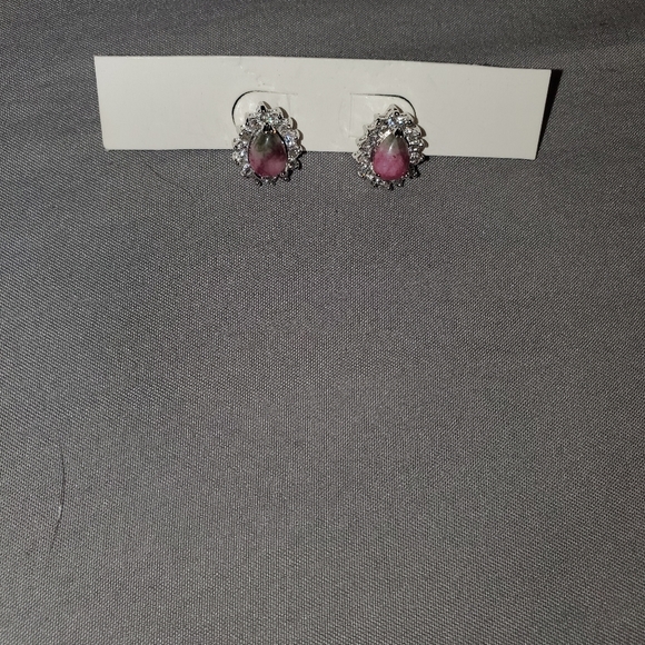 Earrings - Picture 6 of 7